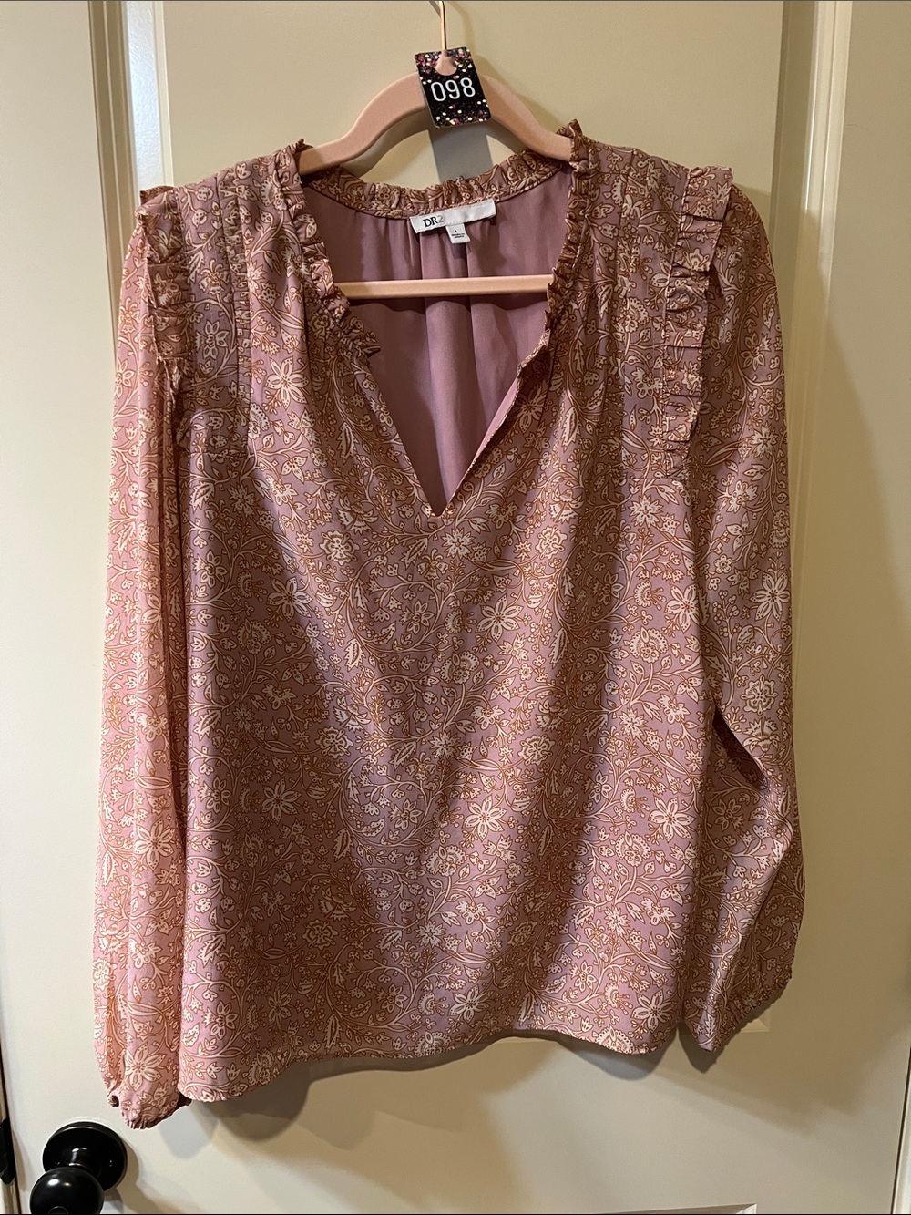 DR2 Dusty rose/lavender  Paisley V-Neck Ruffle Blouse H098